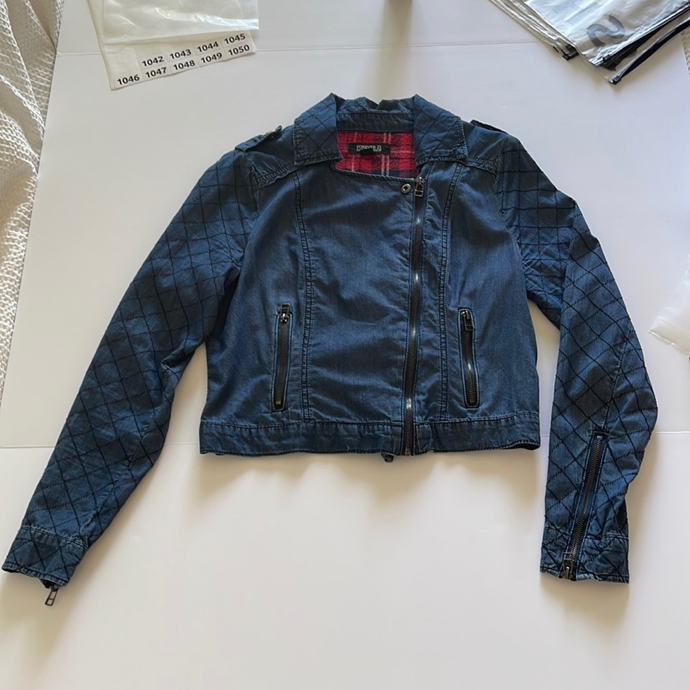 1042- Forever21 light thin Jean jacket- Large